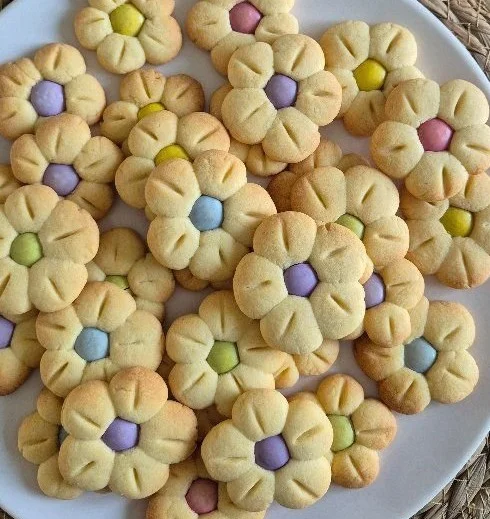 Spring Flower Shortbread Cookies